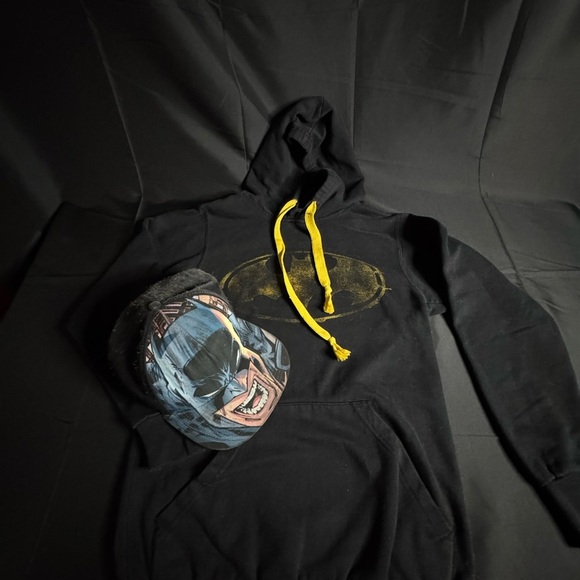 Other - Six Flags Black Batman sweater